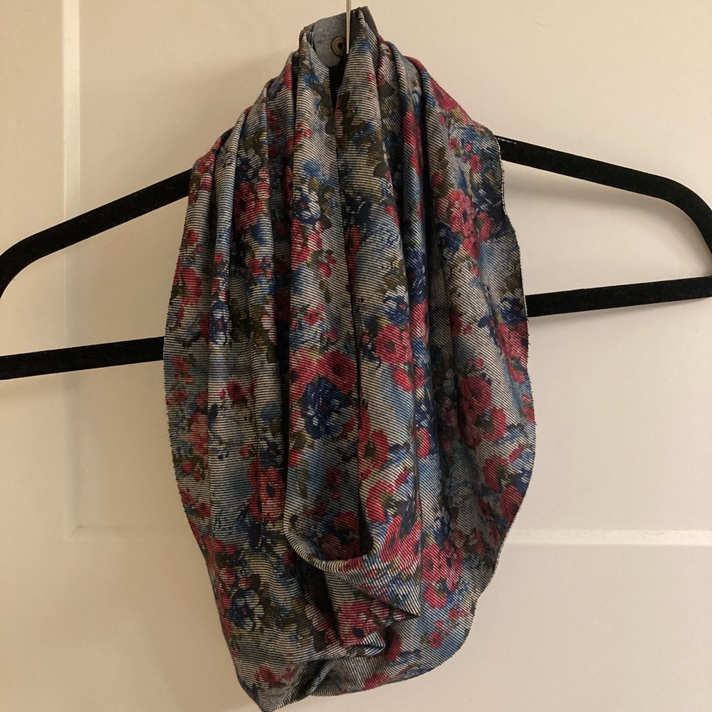3 Infinity Scarves Bundle - Picture 6 of 8